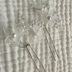 Elegant Wedding White Floral Hair Pins